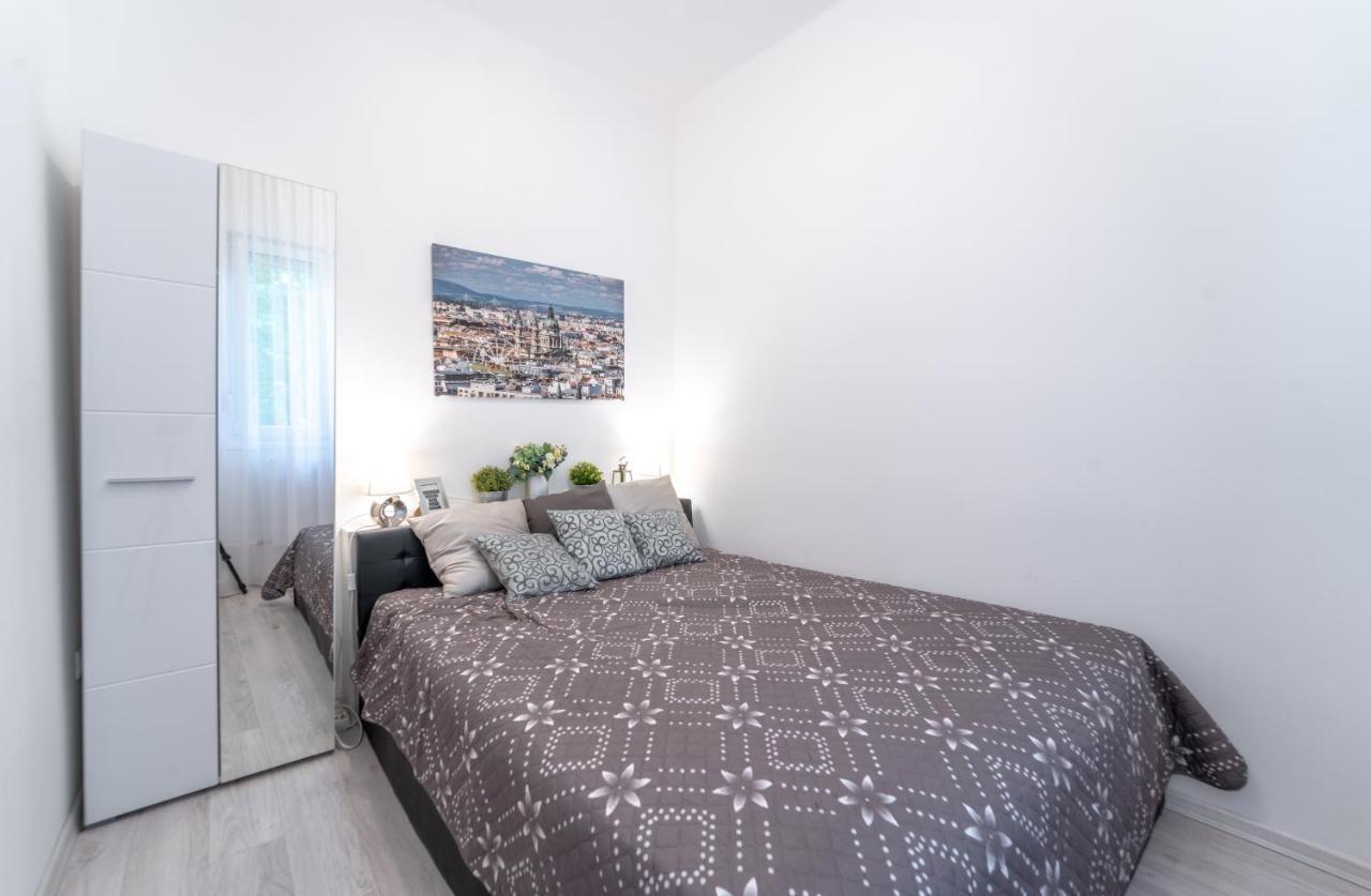 Pannónia Luxury Apartman with WIFI&Balcony Budapeste Exterior foto